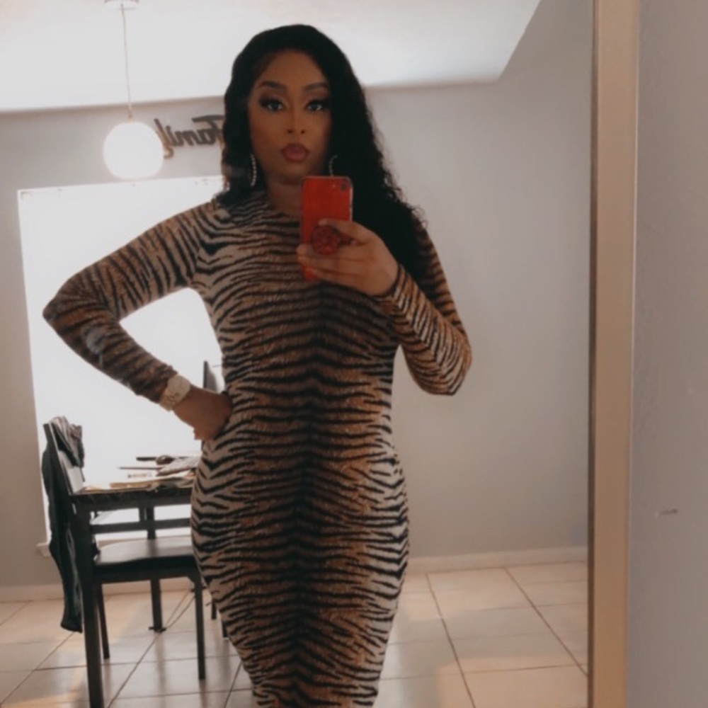 Dress - Picture 1 of 1
